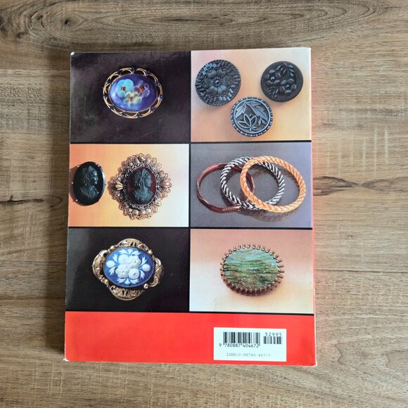 Baubles, Buttons and Beads. The Heritage of Bohemia by Sibylle Jargstorf. - Picture 2 of 8